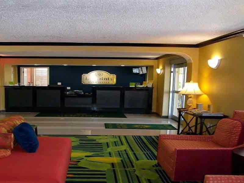 La Quinta Inn & Suites Tulsa Beltér fotó